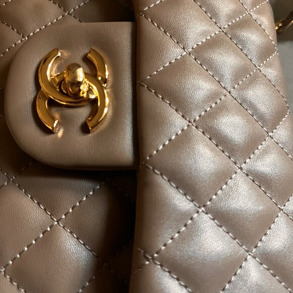 Chanel Quilted Classic Leather Flap Bag - Picture 12 of 16